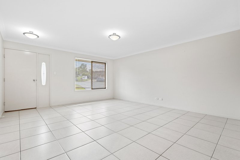 Photo - 18 Huron Place, Narangba QLD 4504 - Image 5