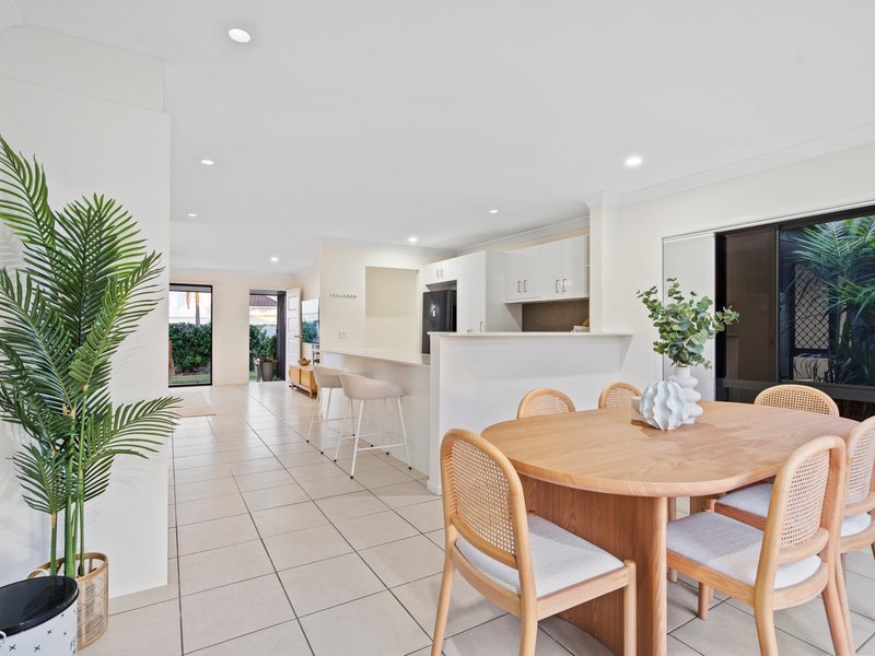 Photo - 1/8 Inga Avenue, Surfers Paradise QLD 4217 - Image 17