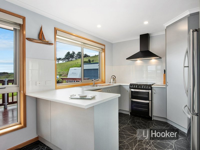 Photo - 18 Inglisdale Drive, Wynyard TAS 7325 - Image 7