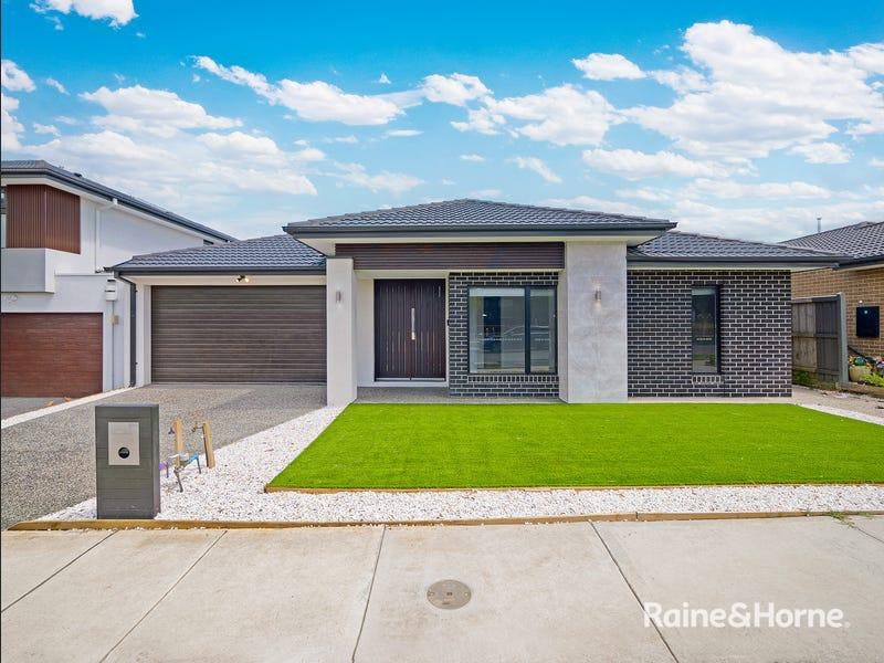 18 Inverloch Avenue, Clyde VIC 3978