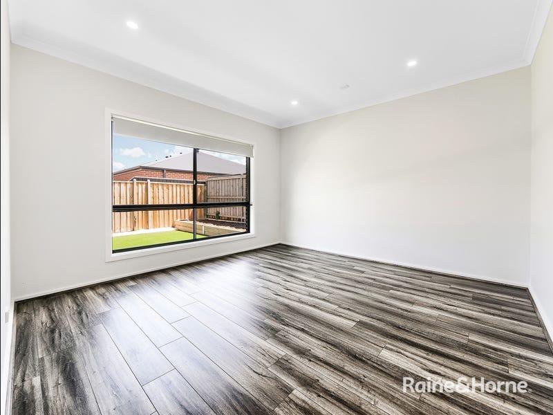 Photo - 18 Inverloch Avenue, Clyde VIC 3978 - Image 10