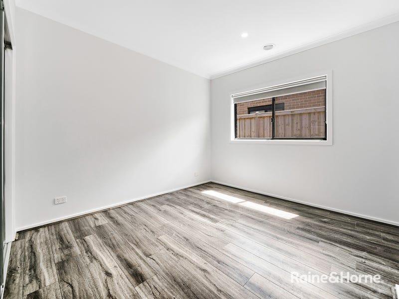 Photo - 18 Inverloch Avenue, Clyde VIC 3978 - Image 13