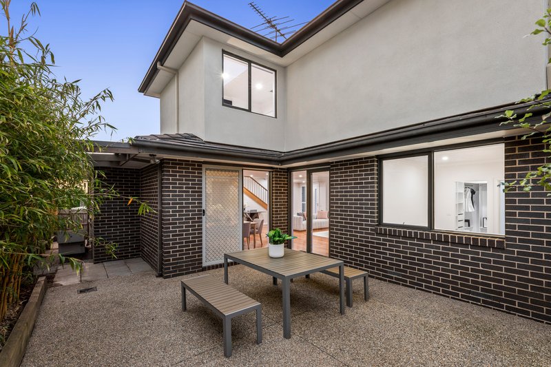 Photo - 18 Inverloch Street, Box Hill South VIC 3128 - Image 11