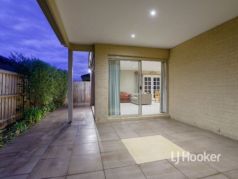 Photo - 18 Ionian Way, Point Cook VIC 3030 - Image 7