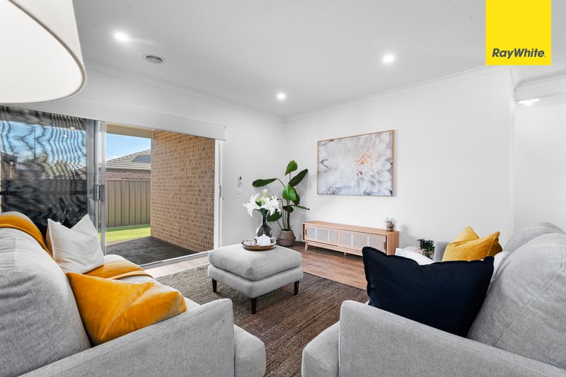 Photo - 18 Irvine Avenue, Strathtulloh VIC 3338 - Image 10