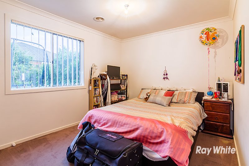 Photo - 18 Islington Ave , Cranbourne North VIC 3977 - Image 11