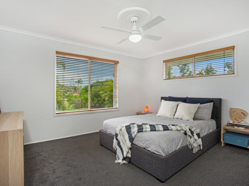 Photo - 18 Issell Place, Highland Park QLD 4211 - Image 8