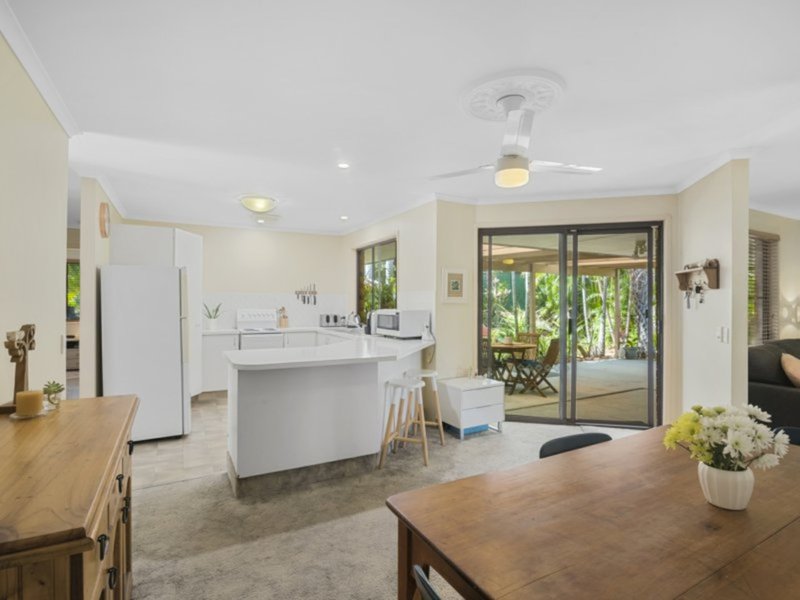 Photo - 18 Issell Place, Highland Park QLD 4211 - Image 8