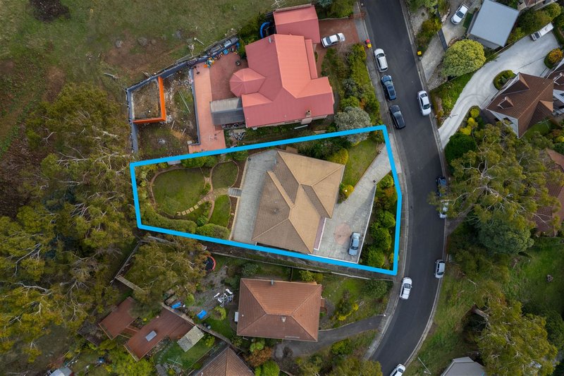 Photo - 18 Jabez Crescent, Lenah Valley TAS 7008 - Image 2