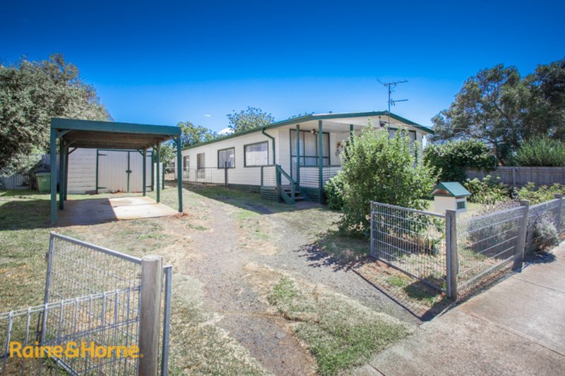 Photo - 18 Jackson Street, Sunbury VIC 3429 - Image 3