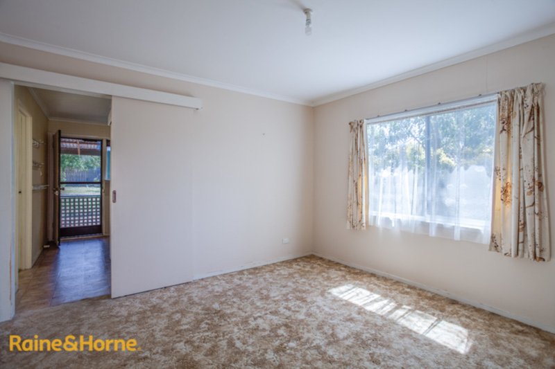 Photo - 18 Jackson Street, Sunbury VIC 3429 - Image 5