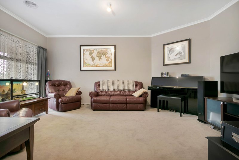 Photo - 18 Jaensch Crescent, Nuriootpa SA 5355 - Image 2