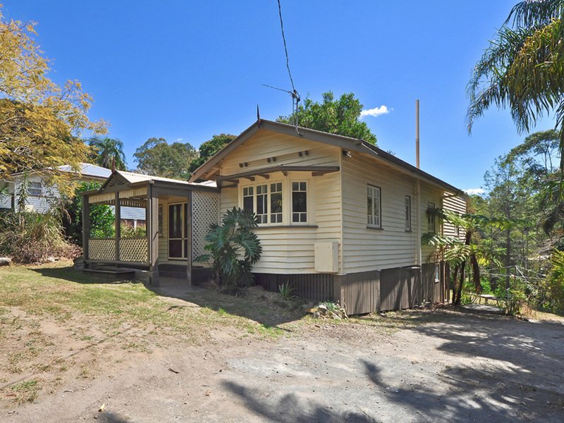 18 James Street, Cooran QLD 4569