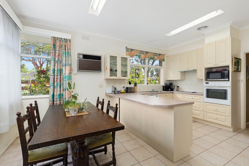 Photo - 18 Jennifer Street, Cheltenham VIC 3192 - Image 6