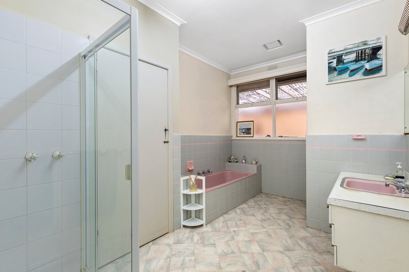 Photo - 18 Jennifer Street, Cheltenham VIC 3192 - Image 12