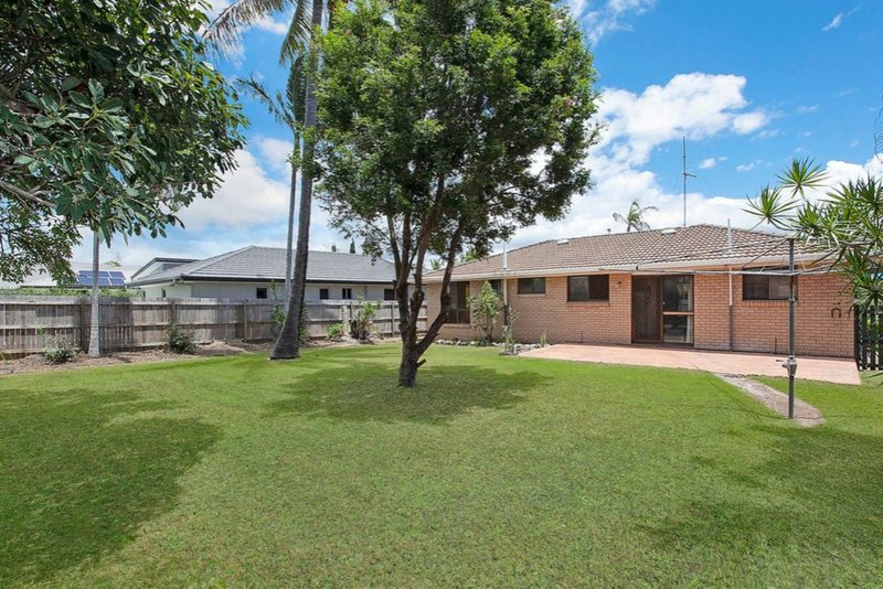 Photo - 18 Joan St , Burleigh Waters QLD 4220 - Image 6