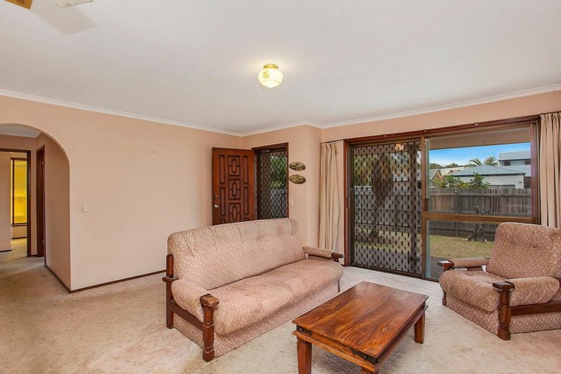 Photo - 18 Joan St , Burleigh Waters QLD 4220 - Image 9