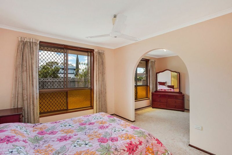 Photo - 18 Joan St , Burleigh Waters QLD 4220 - Image 11