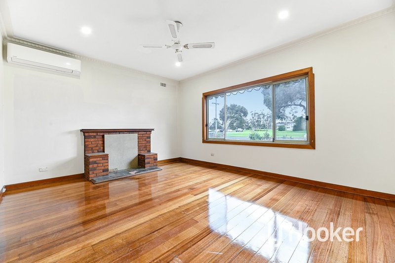 Photo - 18 John Street, Pakenham VIC 3810 - Image 2