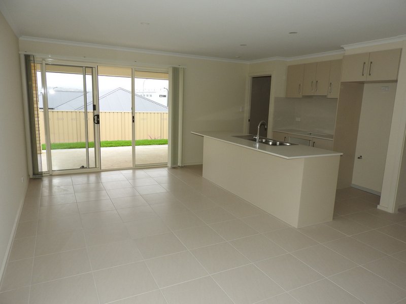 Photo - 18 Jollies Court, Seaford Meadows SA 5169 - Image 2