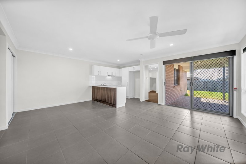 Photo - 18 Josephine Court, Logan Reserve QLD 4133 - Image 16