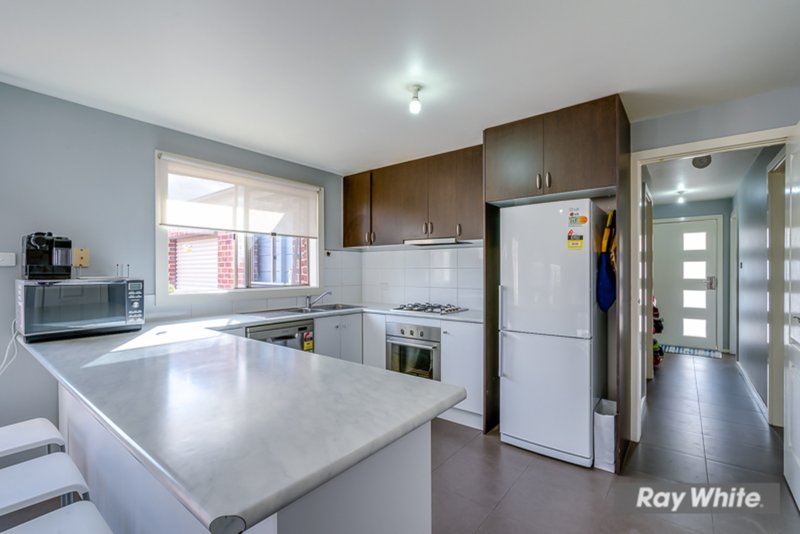 Photo - 18 Joybells Crescent, Tarneit VIC 3029 - Image 5