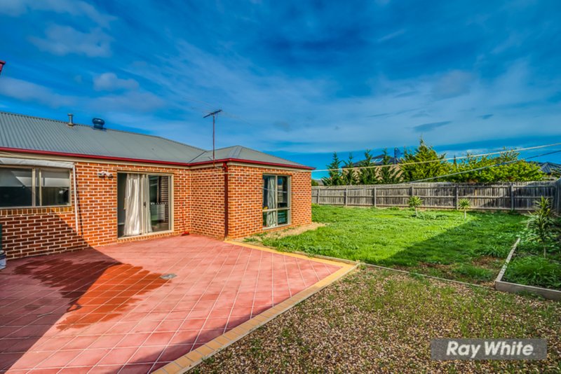 Photo - 18 Joybells Crescent, Tarneit VIC 3029 - Image 8