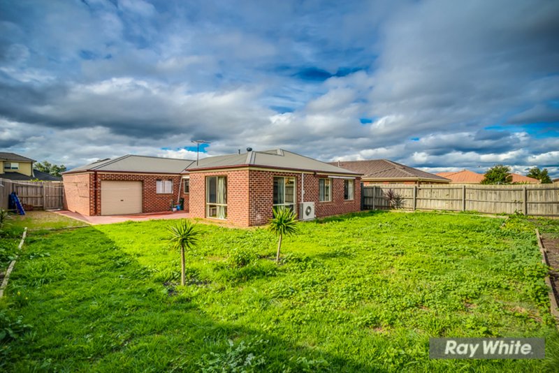 Photo - 18 Joybells Crescent, Tarneit VIC 3029 - Image 9