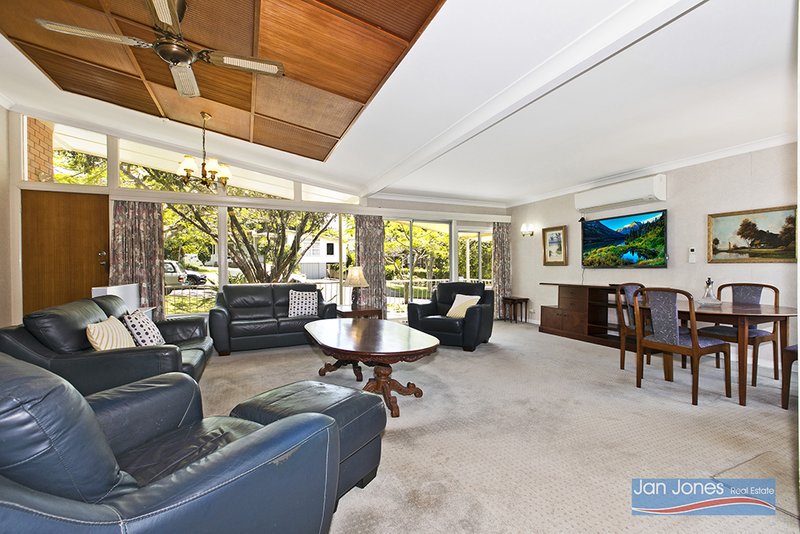 Photo - 18 Kalimna Street, The Gap QLD 4061 - Image 4