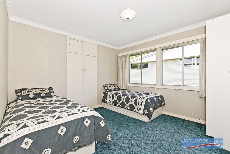 Photo - 18 Kalimna Street, The Gap QLD 4061 - Image 9