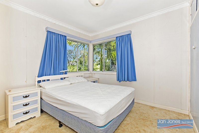 Photo - 18 Kalimna Street, The Gap QLD 4061 - Image 10