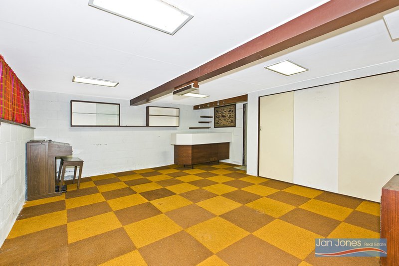 Photo - 18 Kalimna Street, The Gap QLD 4061 - Image 12