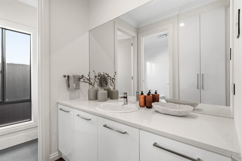 Photo - 18 Kanbara Street, Flinders Park SA 5025 - Image 10