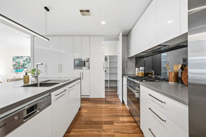 Photo - 18 Kanbara Street, Flinders Park SA 5025 - Image 16