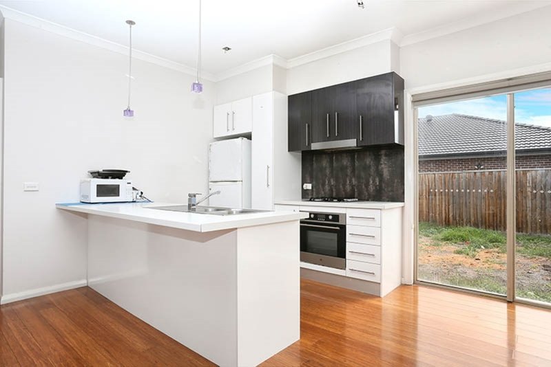 Photo - 18 Karagola Terrace, Epping VIC 3076 - Image 3