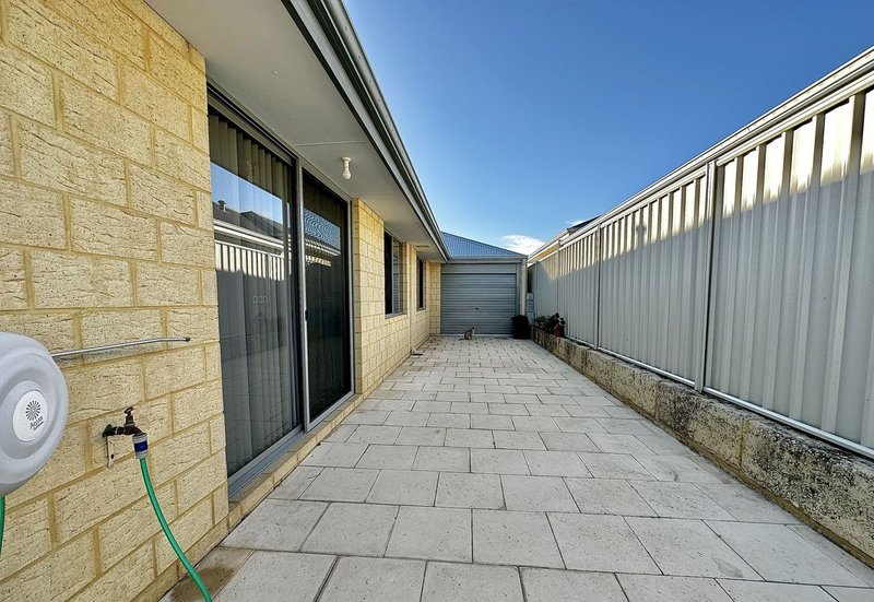 Photo - 18 Kardan Drive, Yanchep WA 6035 - Image 18