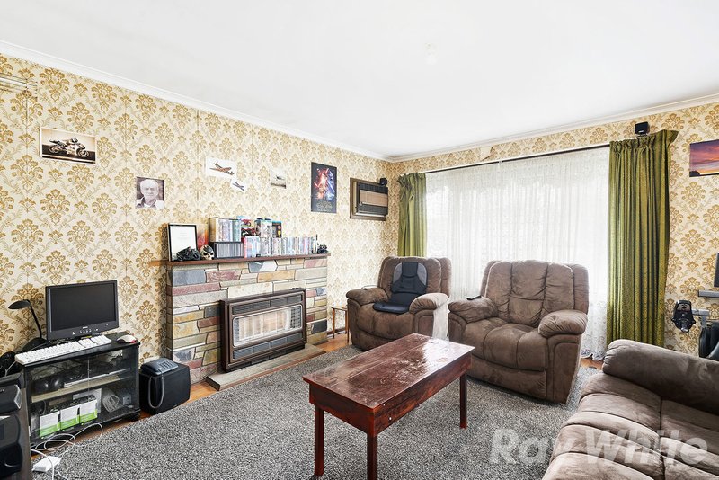 Photo - 18 Kardinian Avenue, Cheltenham VIC 3192 - Image 2