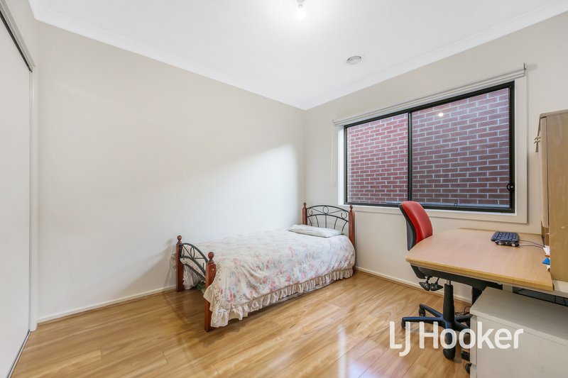 Photo - 18 Kate Avenue, Hampton Park VIC 3976 - Image 8