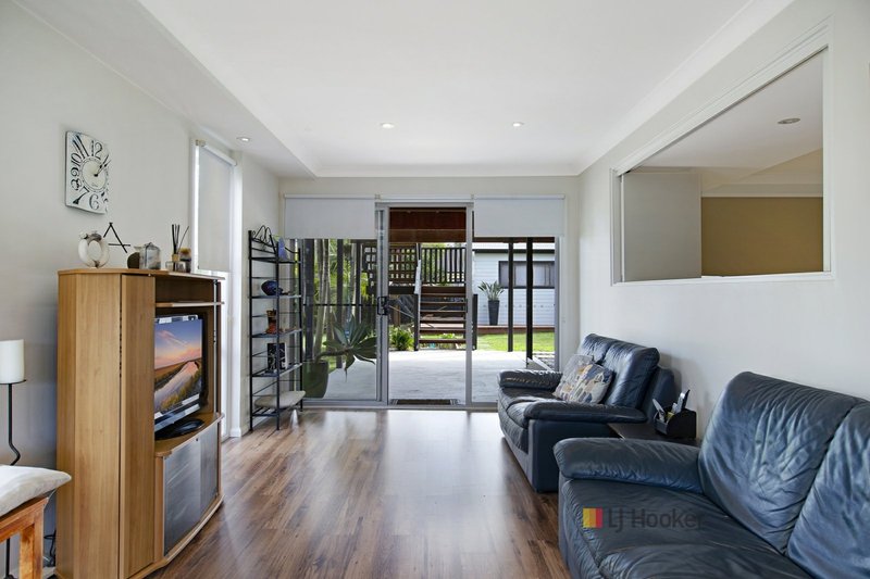 Photo - 18 Katoomba Avenue, San Remo NSW 2262 - Image 8