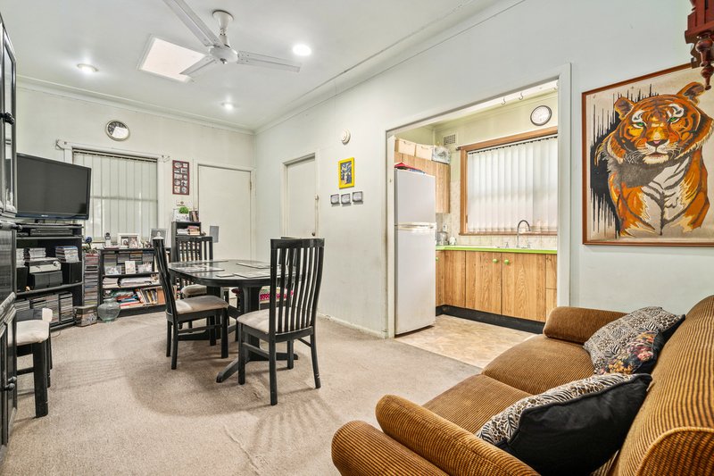 Photo - 18 Kawana Street, Bass Hill NSW 2197 - Image 3