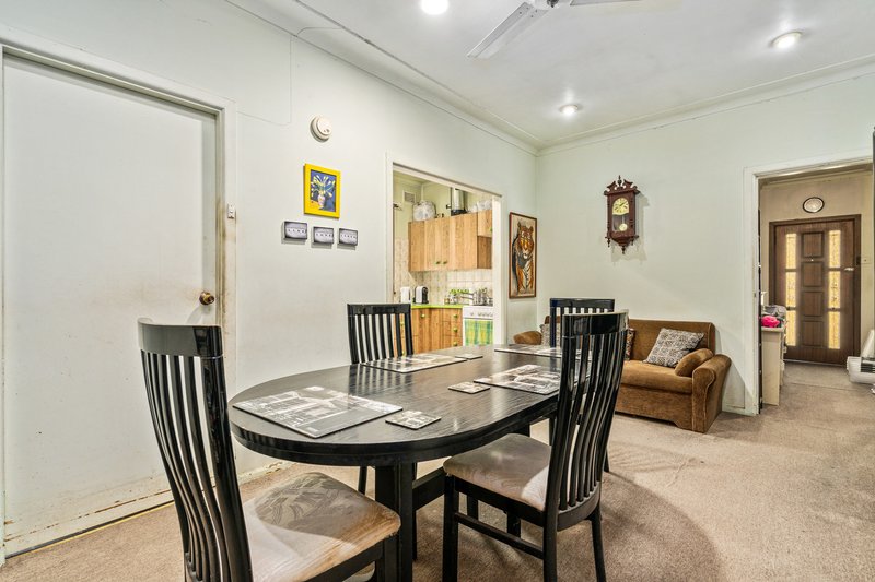 Photo - 18 Kawana Street, Bass Hill NSW 2197 - Image 7