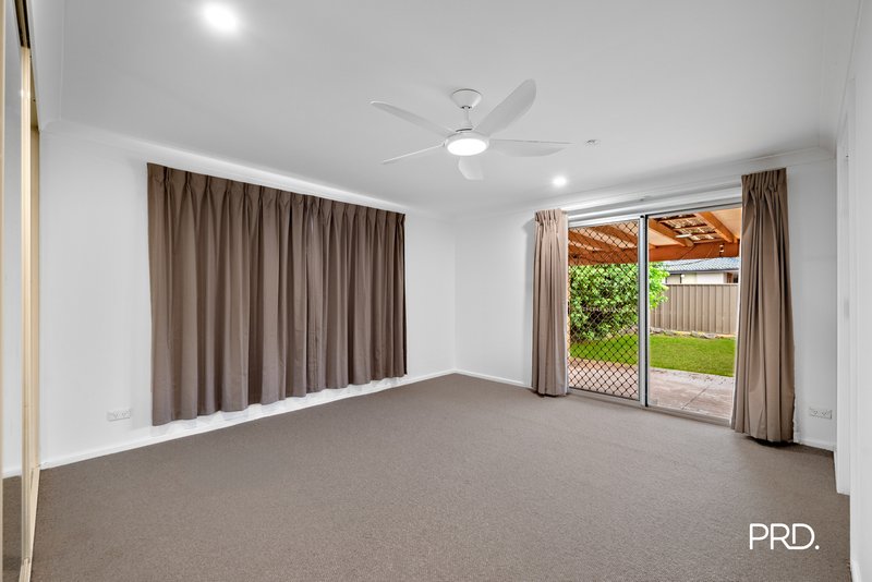 Photo - 18 Kennedy Drive, South Penrith NSW 2750 - Image 5