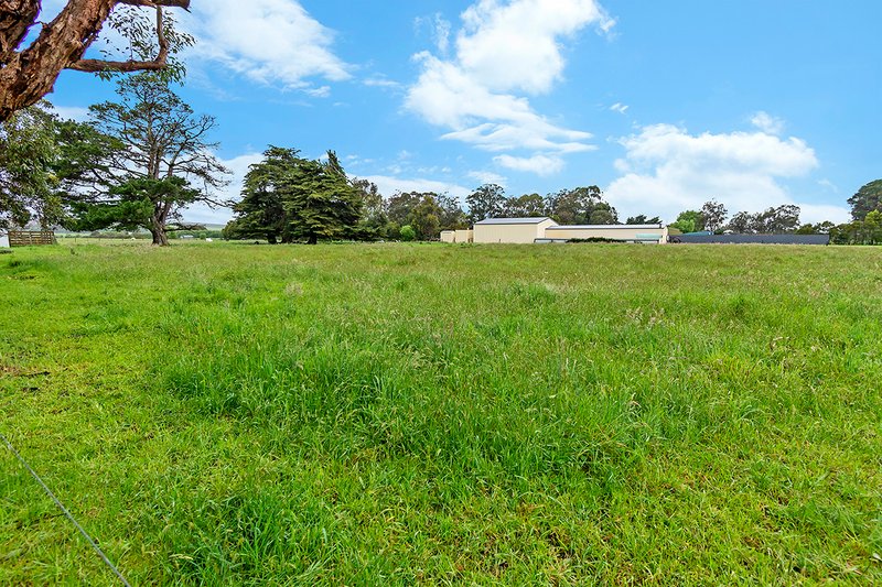 Photo - 18 Kentbruck Road, Heywood VIC 3304 - Image 12