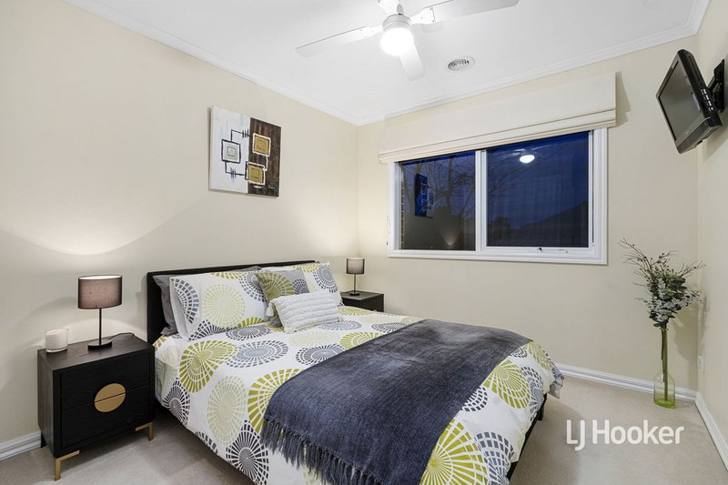 Photo - 18 Kerford Crescent, Point Cook VIC 3030 - Image 12