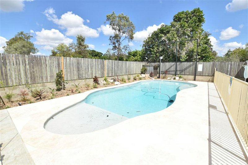 Photo - 18 Kerr Road, Kallangur QLD 4503 - Image 1