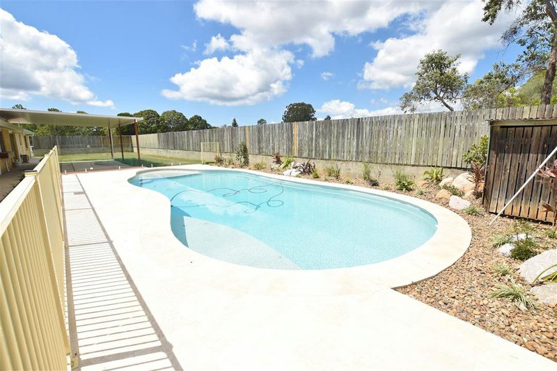 Photo - 18 Kerr Road, Kallangur QLD 4503 - Image 12