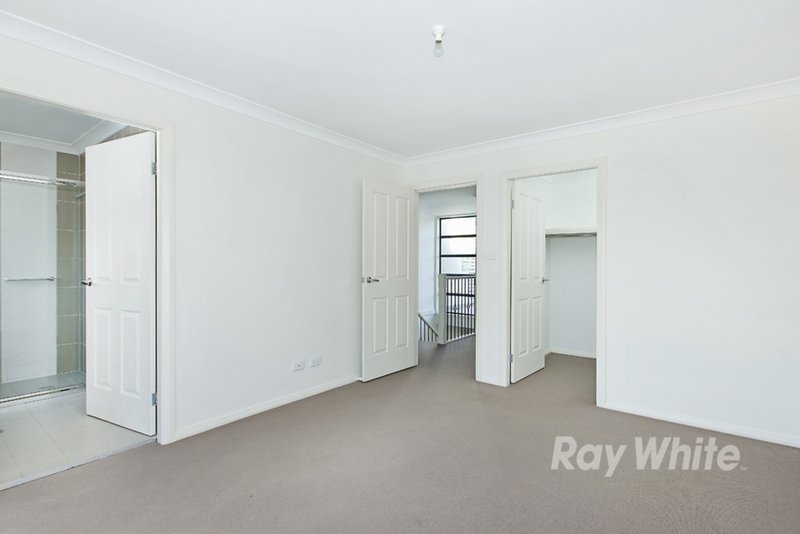 Photo - 18 Kestrel Circuit, Shortland NSW 2307 - Image 4