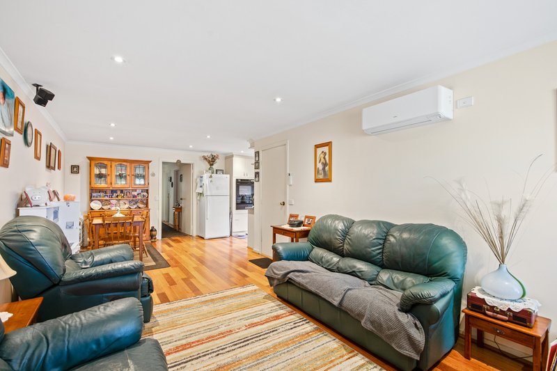 Photo - 1/8 Kiama Road, Werribee VIC 3030 - Image 3