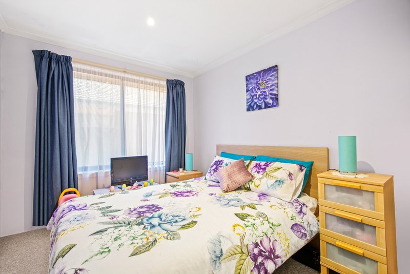 Photo - 1/8 Kiama Road, Werribee VIC 3030 - Image 8