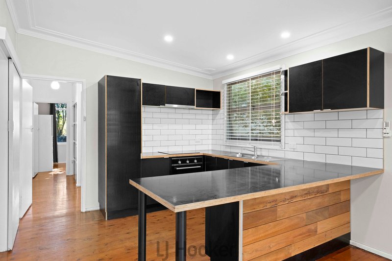 Photo - 18 Kilaben Road, Kilaben Bay NSW 2283 - Image 4